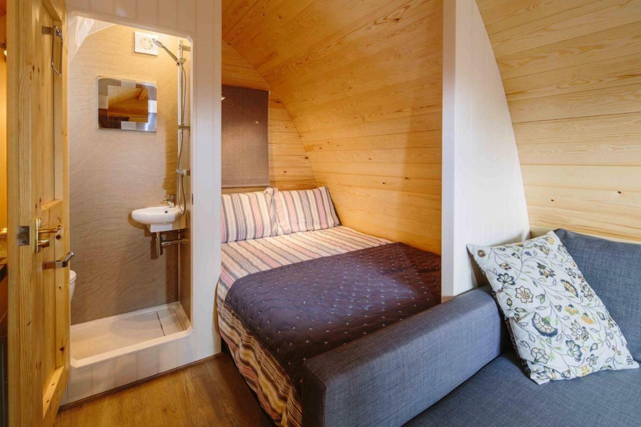 Campion Glamping Pod Hotel Cheltenham Exterior foto