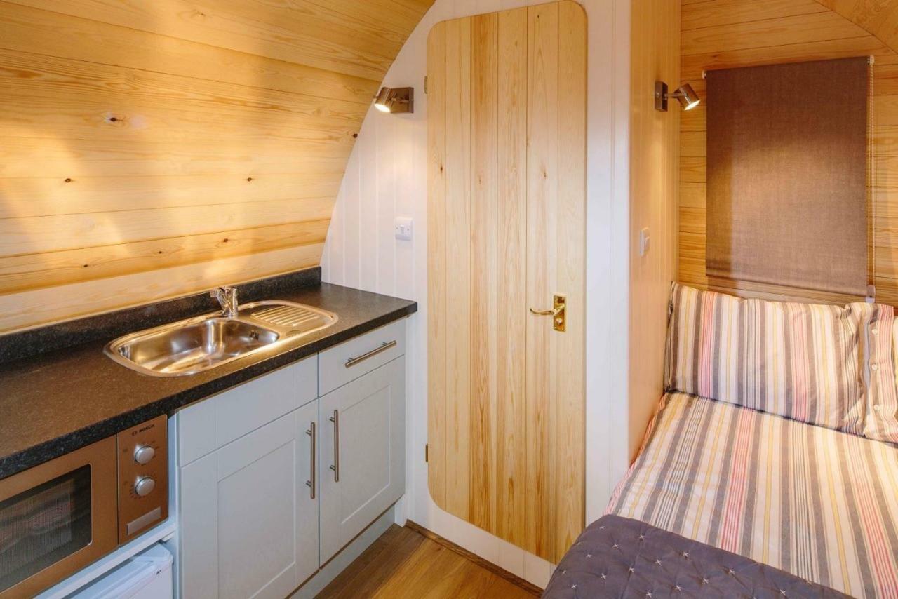 Campion Glamping Pod Hotel Cheltenham Exterior foto